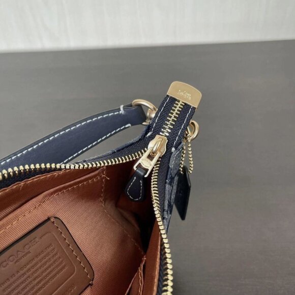 NWT Coach Outlet Teri Shoulder Bag In Signature Chambray - Picture 4 of 7